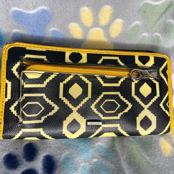 Relic Boho Blue Elephant Wallet - Picture 2 of 5